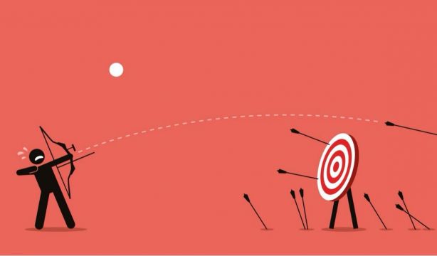 MÜKEMMEL  OLMAK  ZORUNDA  DEĞİLSİN